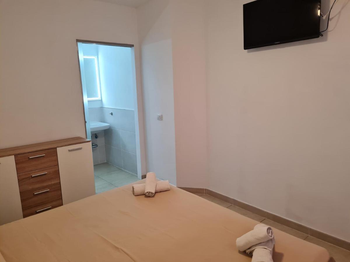 Habitaciones Nathaly Armenime Exteriör bild