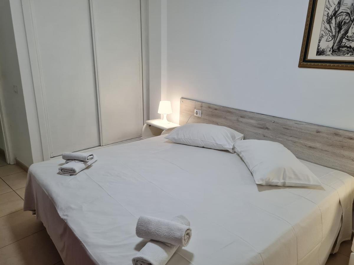 Habitaciones Nathaly Armenime Exteriör bild