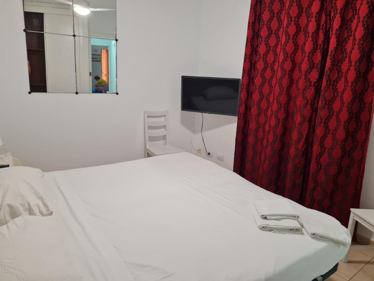 Habitaciones Nathaly Armenime Exteriör bild
